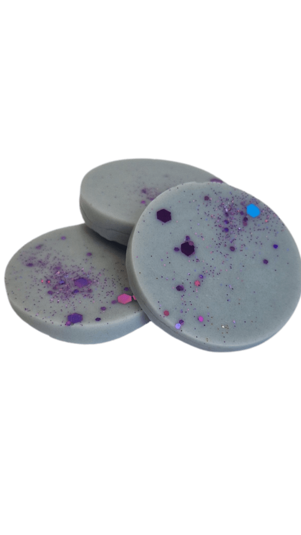 Een set van kleine waxmelts van 10 gram elk, gemaakt van natuurlijke sojawas, verpakt in doorzichtige zakjes. De waxmelts zijn ideaal om verschillende geuren uit te proberen.