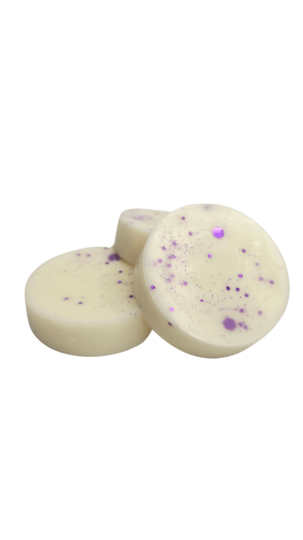 Een set van kleine waxmelts van 10 gram elk, gemaakt van natuurlijke sojawas, verpakt in doorzichtige zakjes. De waxmelts zijn ideaal om verschillende geuren uit te proberen.